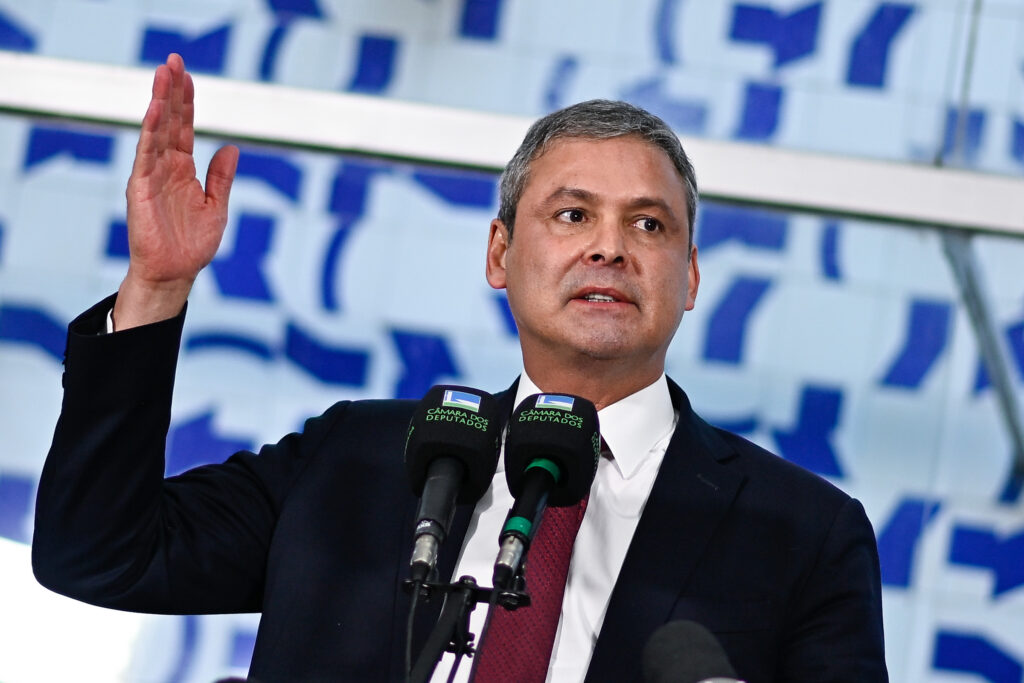 “nao-temos-medo”,-diz-lindbergh-apos-gaspar-anunciar-acoes-contra-ele