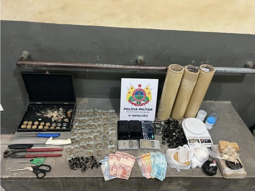 PM prende homem e apreende três adolescentes com mais de 2 kg de drogas