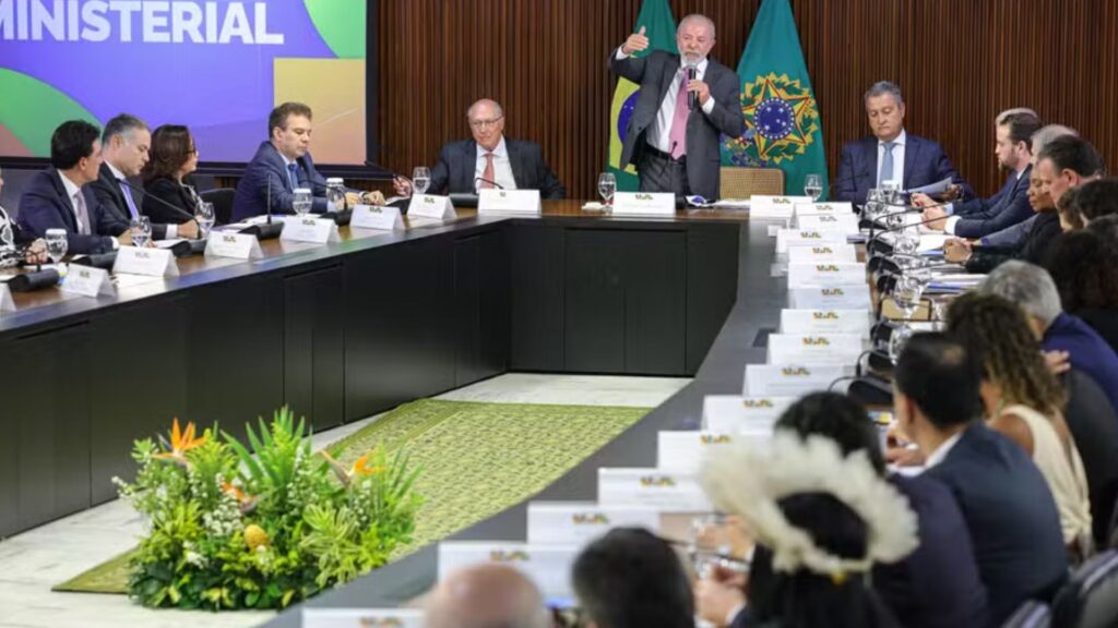 lula-invoca-ulysses-contra-o-“negocio”-politico