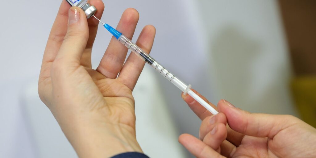 vacina-da-gripe-nao-aumenta-risco-da-doenca,-alerta-ministerio