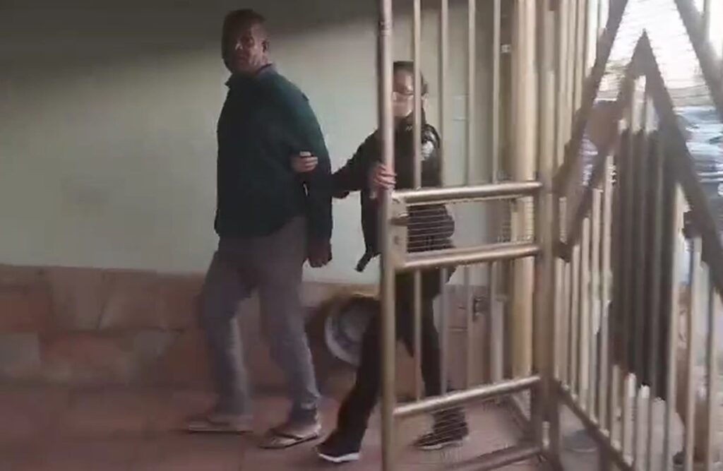 pastor-que-usava-oleo-ungido-para-aliciar-fieis-na-igreja-e-condenado