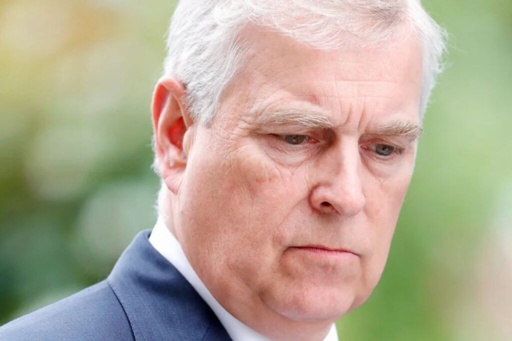 perdeu-tudo:-andrew-troca-luxo-real-por-vida-nova-em-trailer-usado