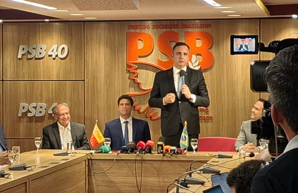 pacheco-nao-confirma-nada,-mas-entra-no-psb-com-discurso-de-candidato