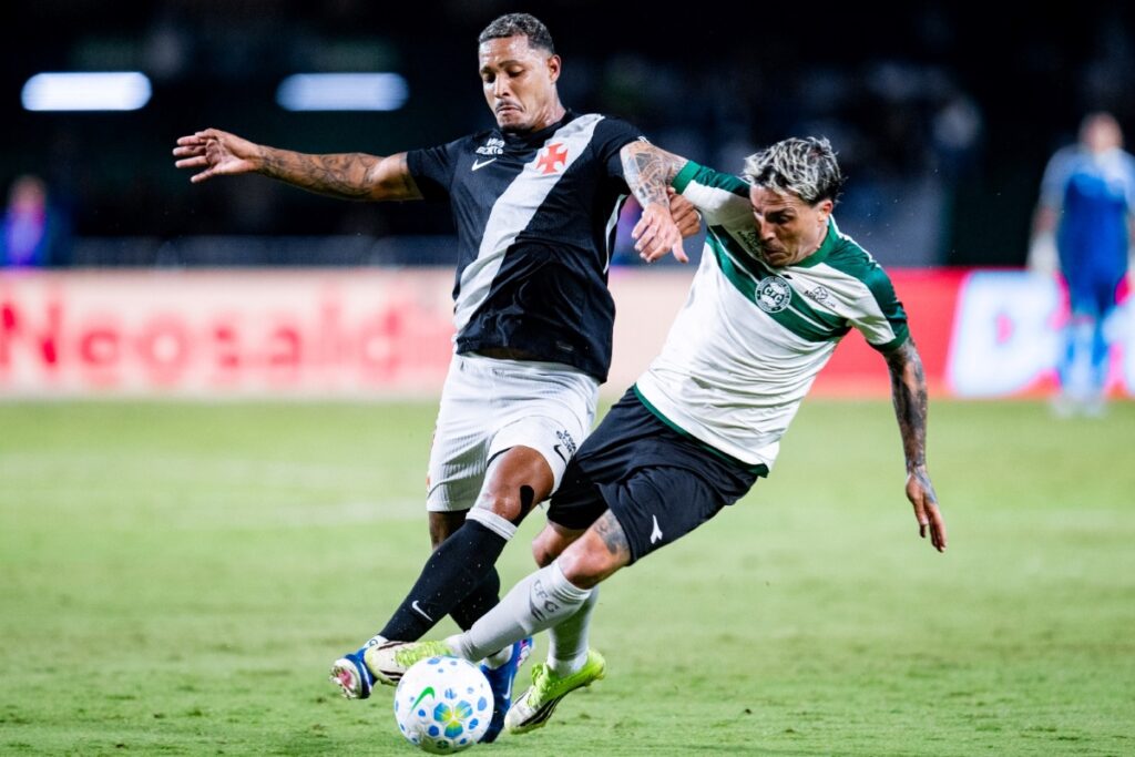 coritiba-marca-no-fim-e-empata-com-vasco-pelo-campeonato-brasileiro