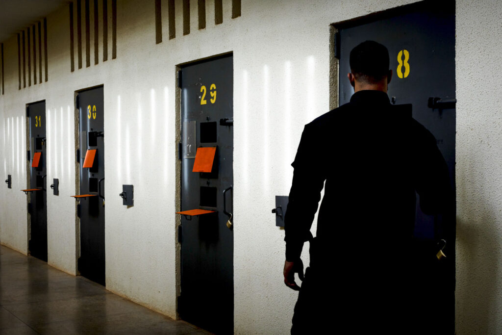 policiais-penais-anunciam-greve-e-prometem-parar-presidios-federais