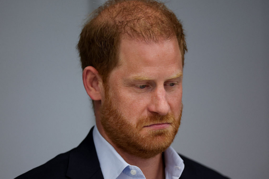 flertes-entre-principe-harry-e-reporter-sao-expostos-em-processo;-veja