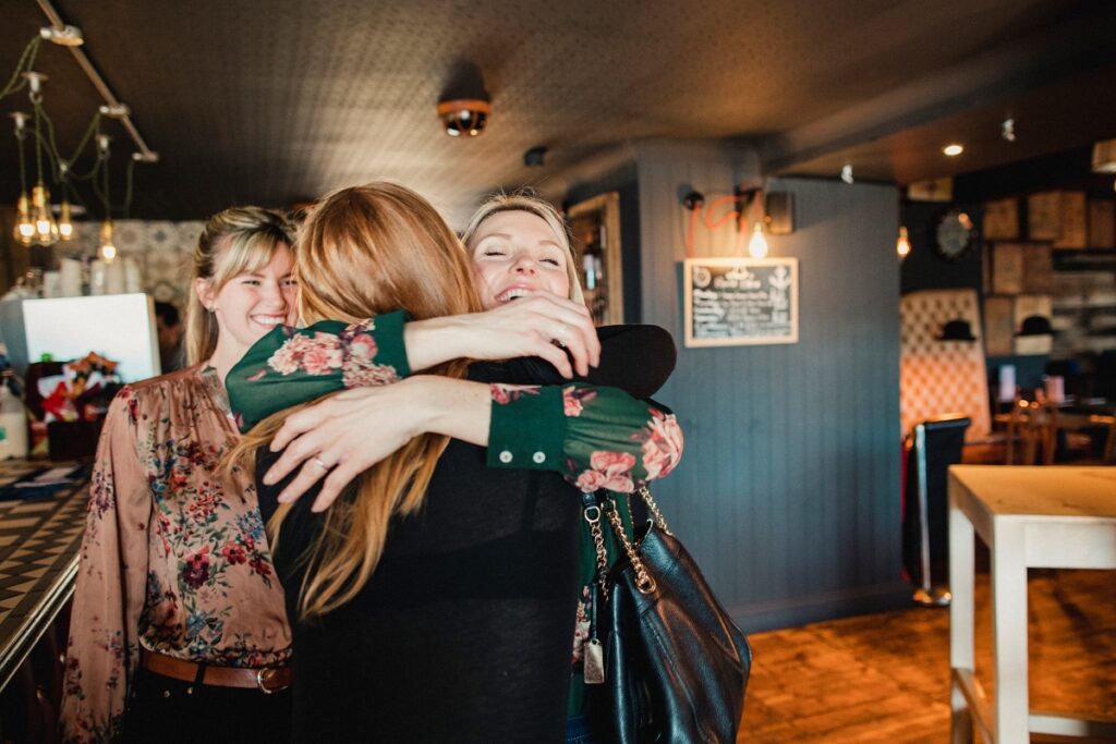 amigas-sao-os-“novos-namorados”?-entenda-a-tendencia-nas-relacoes