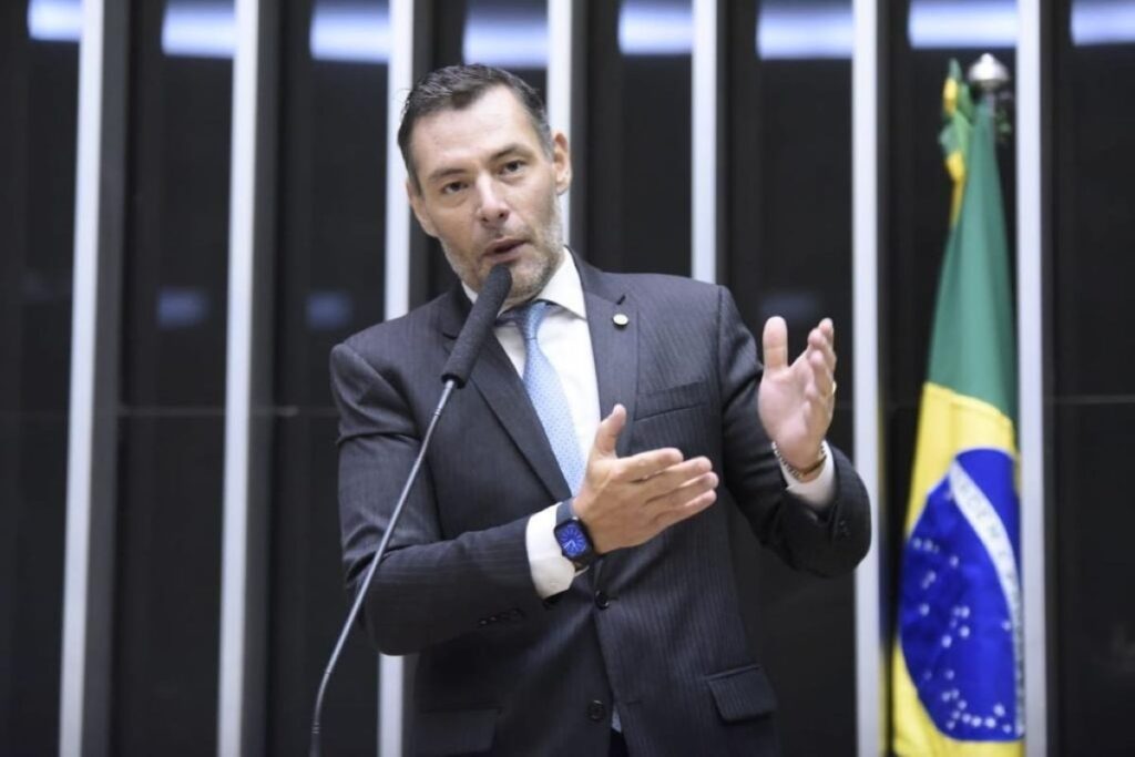 em-depoimento,-pm-diz-que-esposa-de-deputado-citou-“agressao-mutua”