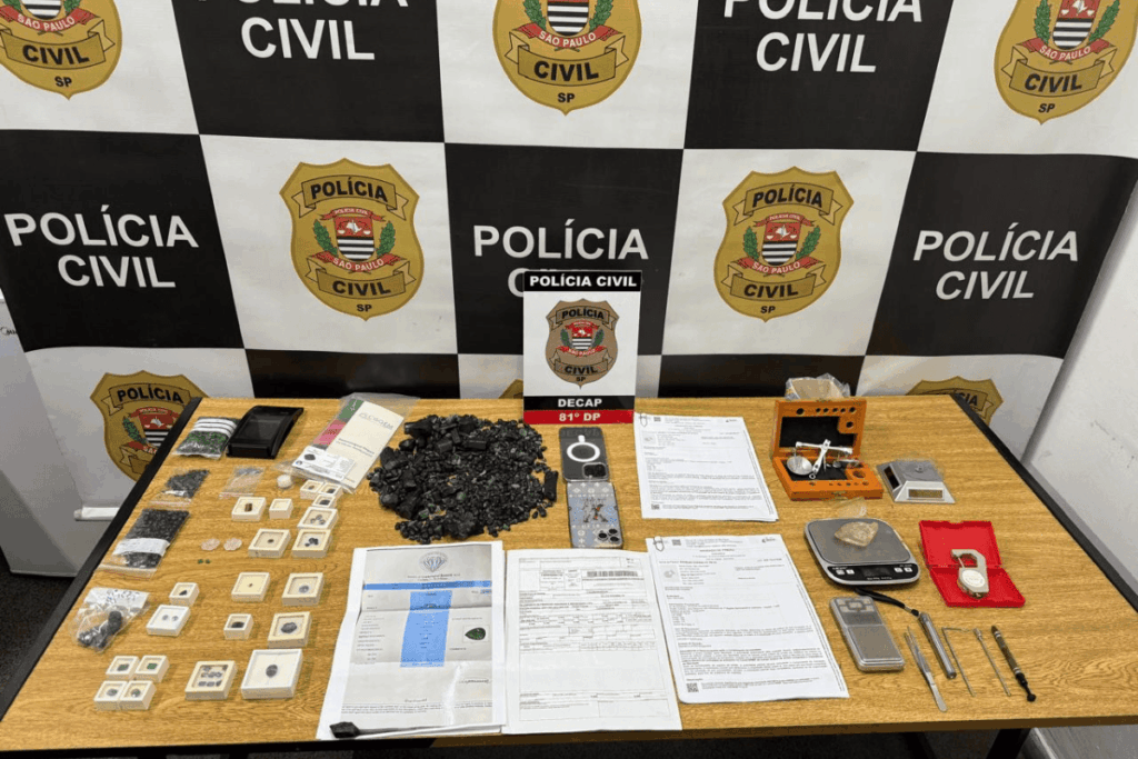 casal-e-preso-por-aplicar-golpe-e-furtar-joias-avaliadas-em-r$-200-mil