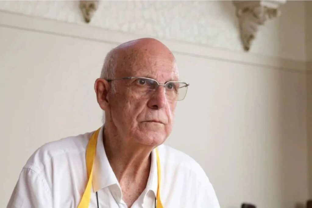 via-sacra:-pe.-julio-lancellotti-faz-roteiro-de-oracao-no-centro-de-sp