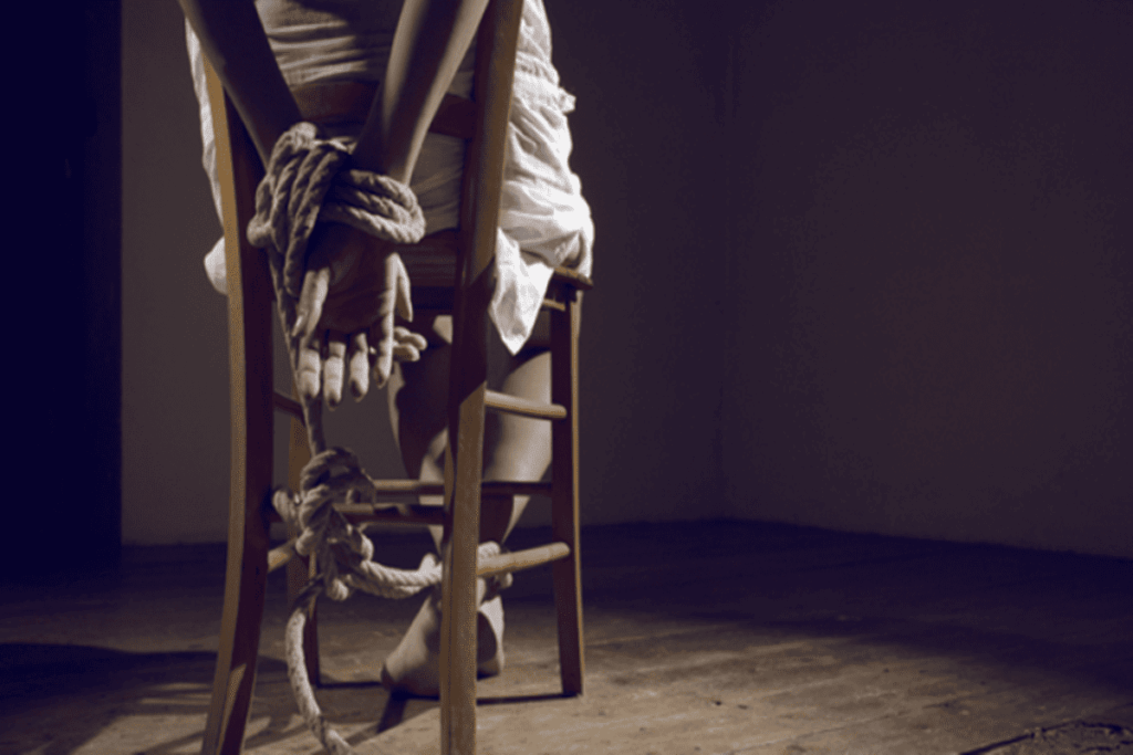 filha-agride,-tranca-e-deixa-mae-sem-comida-por-5-dias-em-casa-no-df