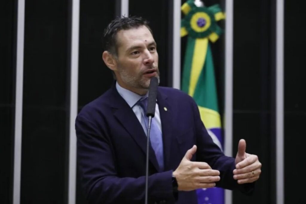 “sao-questoes-privadas”,-diz-defesa-de-deputado-acusado-de-agressao