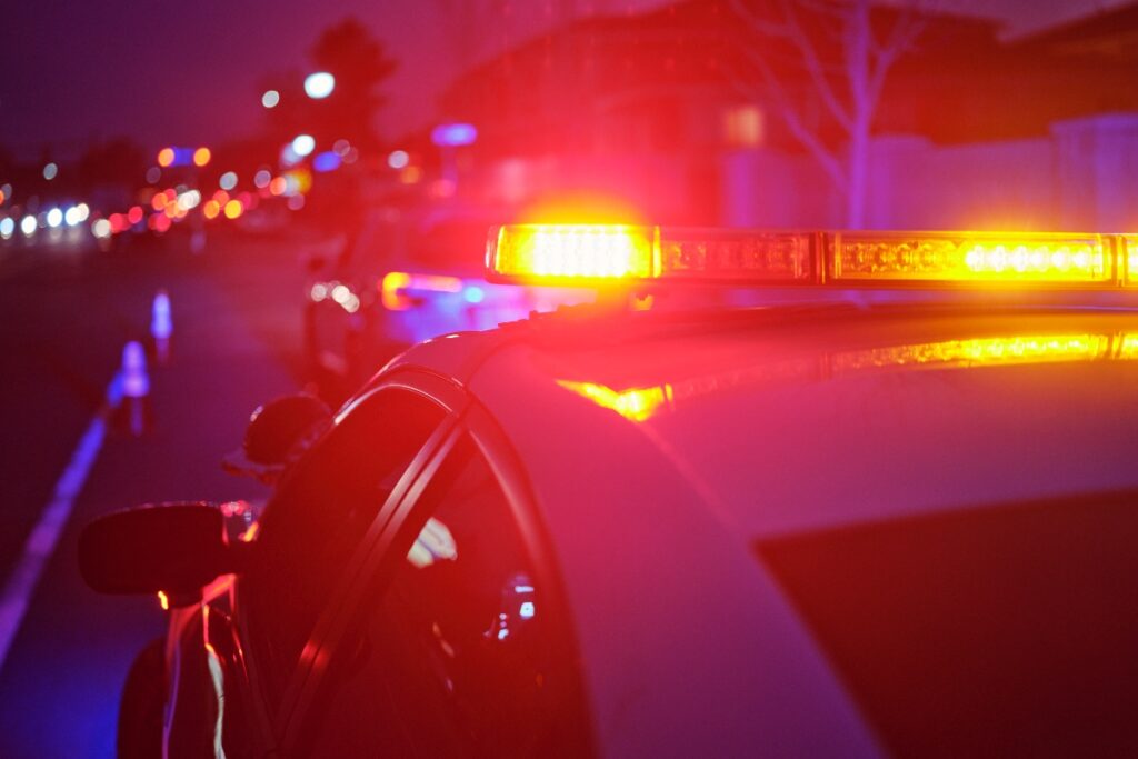 tiroteio-na-bahia-deixa-dois-policiais-baleados-e-suspende-onibus