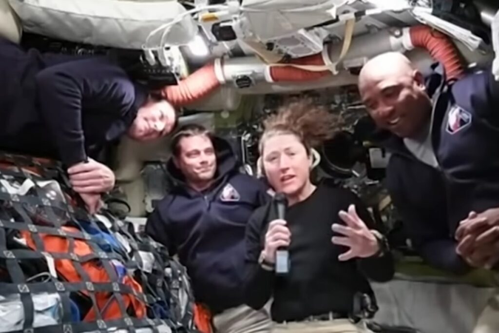 “nada-te-prepara-para-a-vista”,-conta-astronauta-da-missao-artemis-ii.-veja-video