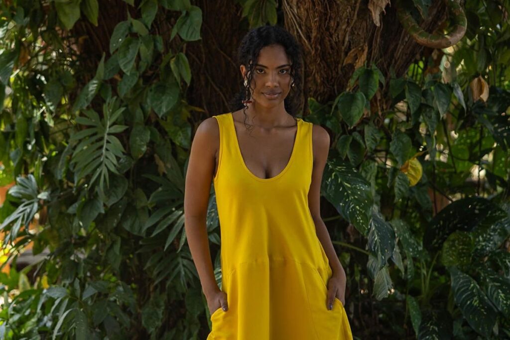 no-metropoles-catwalk,-nara-resende-leva-movimento-a-arte-feminina