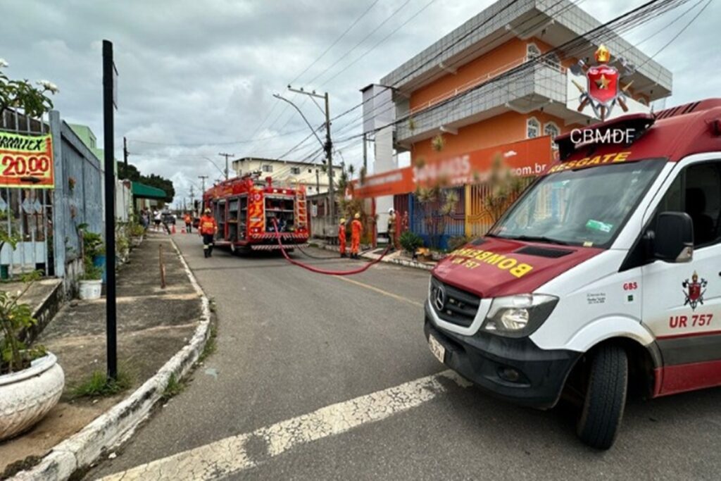incendio-destroi-deposito-de-materiais-escolares-em-creche-no-df