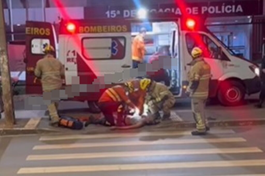 travesti-e-atacada-e-esfaqueada-na-barriga-em-frente-a-delegacia-no-df