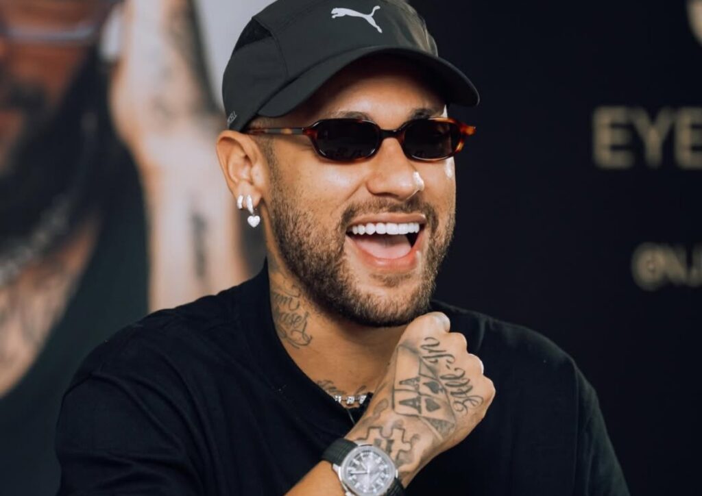 neymar-bate-recorde-de-vendas-ao-promover-marca-de-oculos-em-live