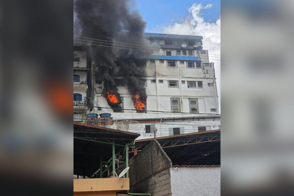 loja-de-motocicletas-e-hotel-pegam-fogo-em-joao-monlevade-(mg)