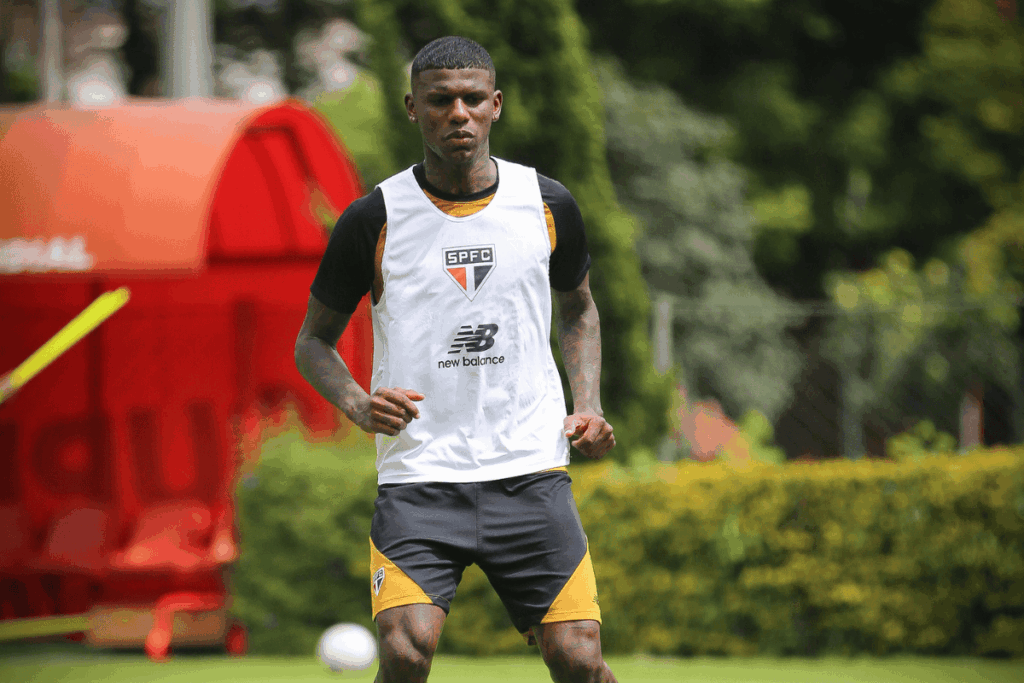 arboleda-nao-se-apresenta-e-fica-fora-de-jogo-do-sao-paulo