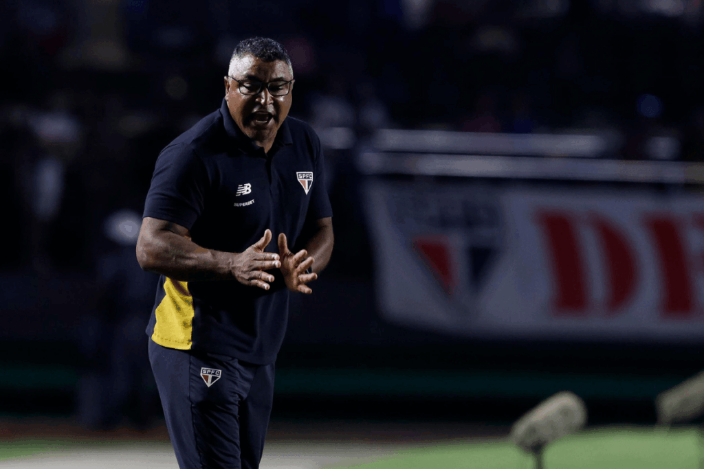 roger-machado-elogia-postura-adotada-em-vitoria-sobre-o-cruzeiro