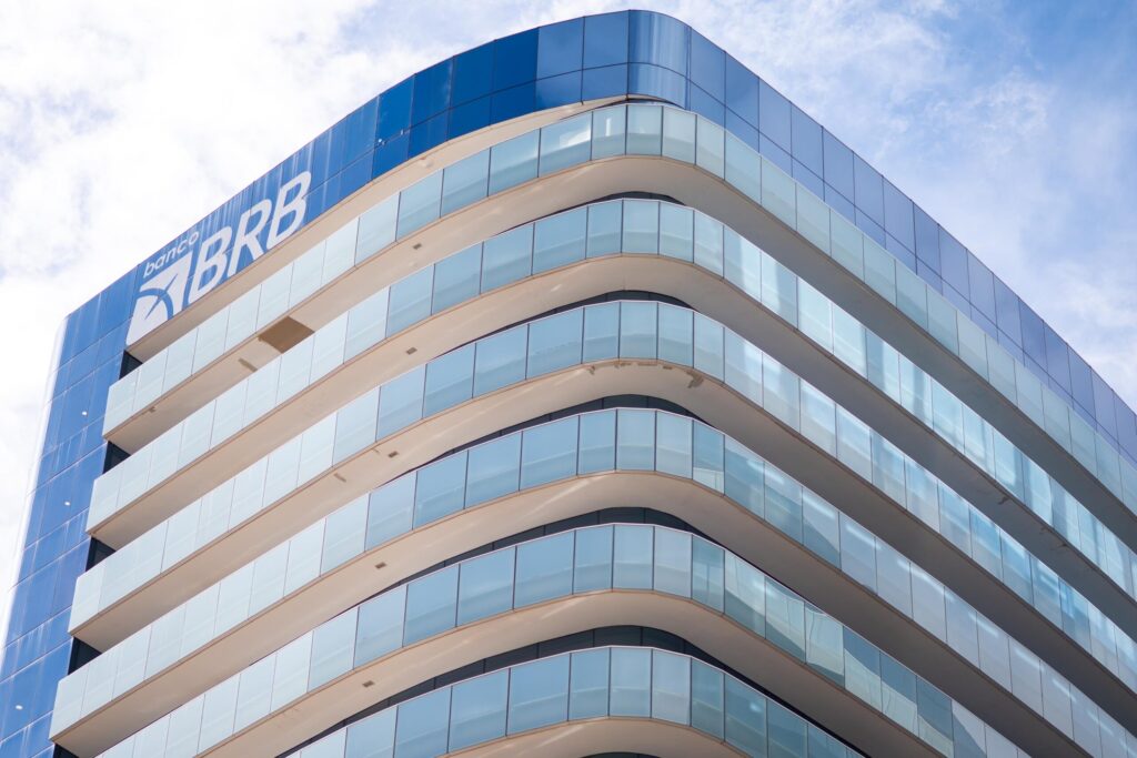 brb-adquiriu-ativo-de-r$-341-milhoes-do-master-com-garantia-de-r$-30-milhoes-e-avalista-no-serasa