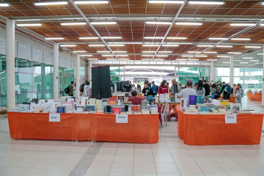 festa-do-livro-da-usp-leste-tem-descontos-de-50%.-confira-programacao