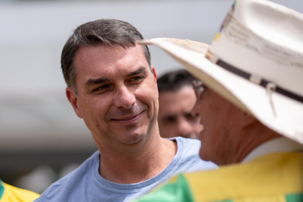ao-lado-de-governador,-flavio-promete-“credito-acessivel”-ao-agro.-video