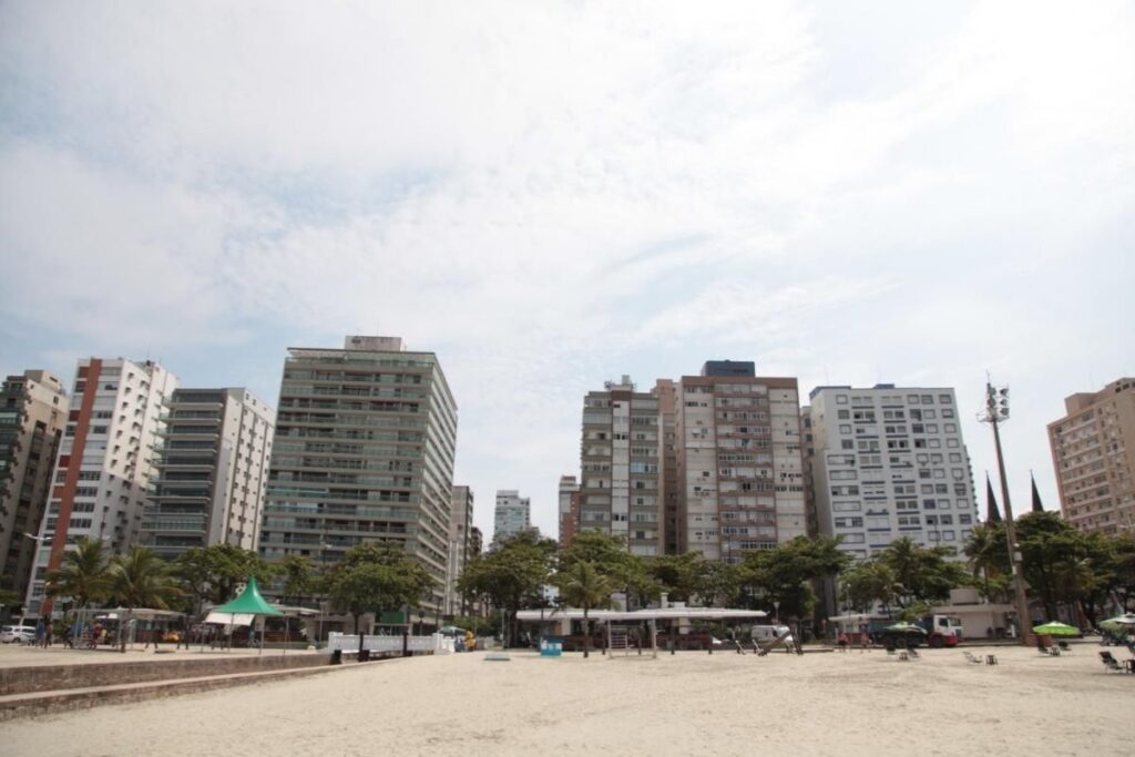 obras-para-endireitar-predios-tortos-de-santos-sao-discutidas-no-bndes