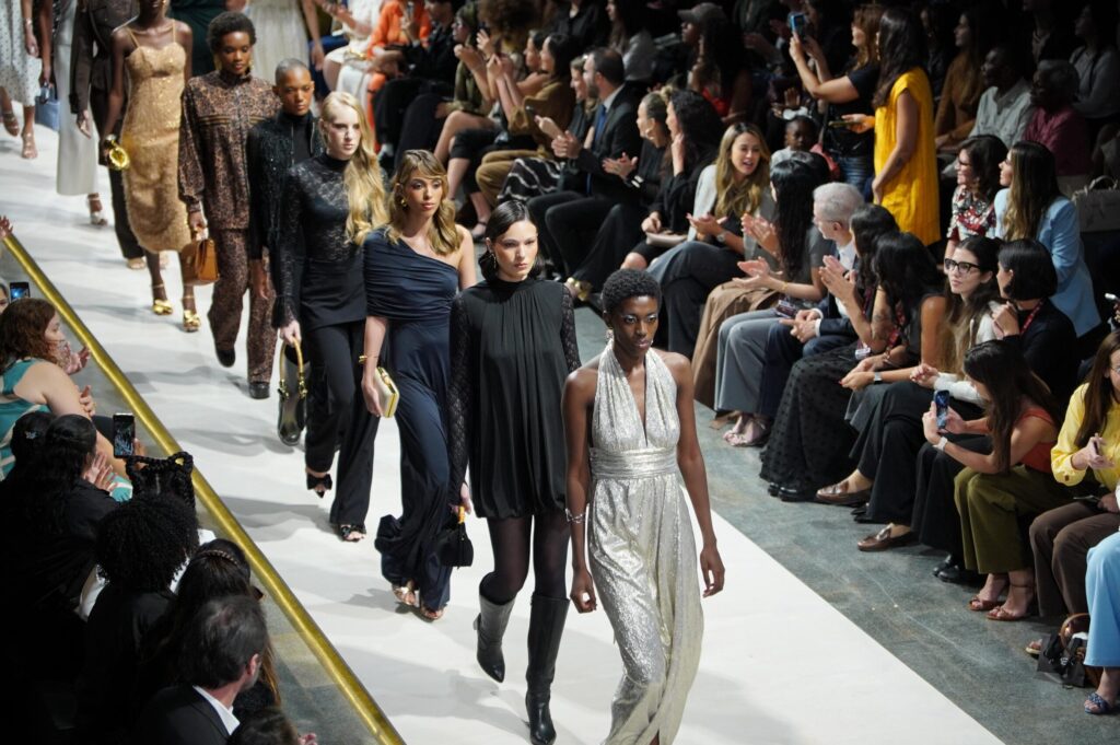 metropoles-catwalk-lota-teatro-nacional-e-consolida-brasilia-como-polo-da-moda