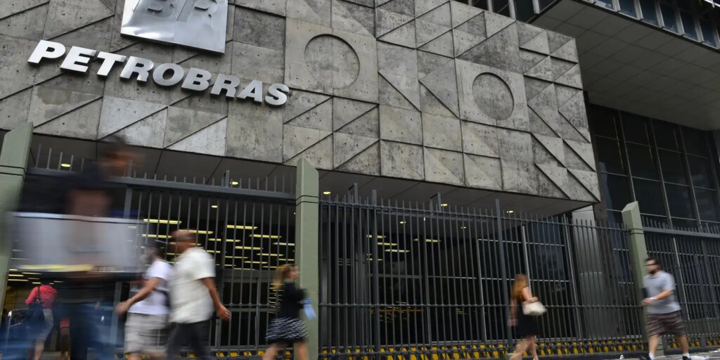 Petrobras destitui diretor de área que vendeu gás com 100% de ágio petrobras-destitui-diretor-de-area-que-vendeu-gas-com-100%-de-agio