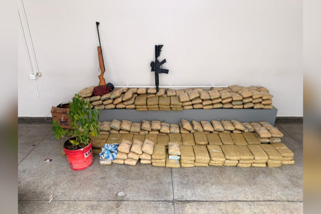 “casal-do-bagulho”-e-preso-com-r$-6-milhoes-em-skunk.-veja-video