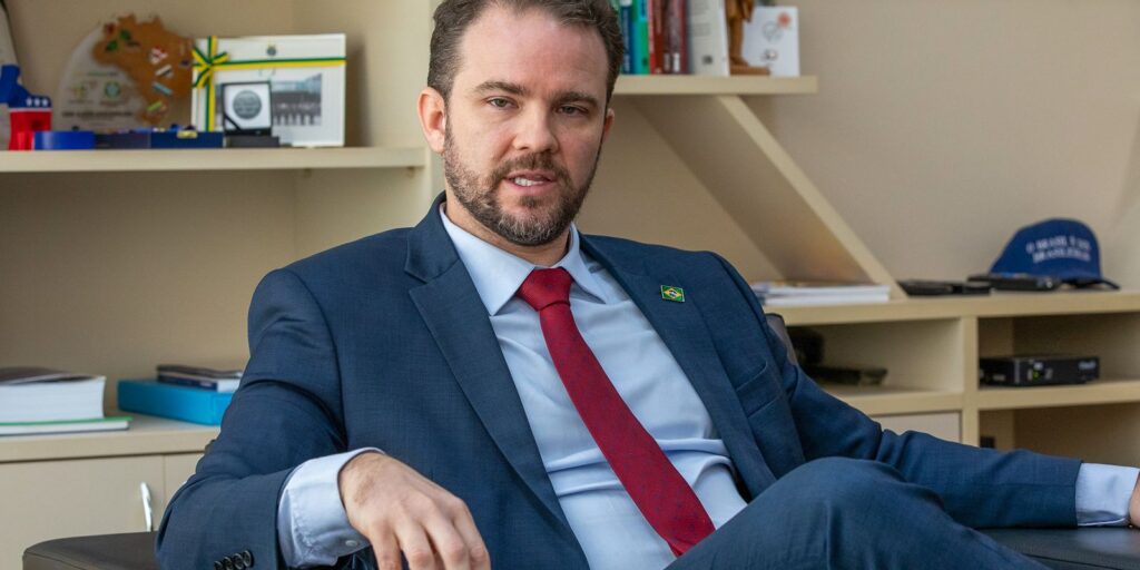 governo-avalia-uso-do-fgts-para-quitar-dividas,-diz-durigan