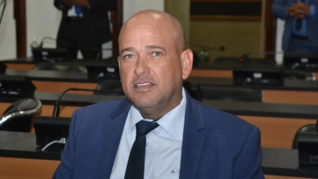 da-prisao,-deputado-acusado-de-chefiar-milicia-se-filia-ao-avante