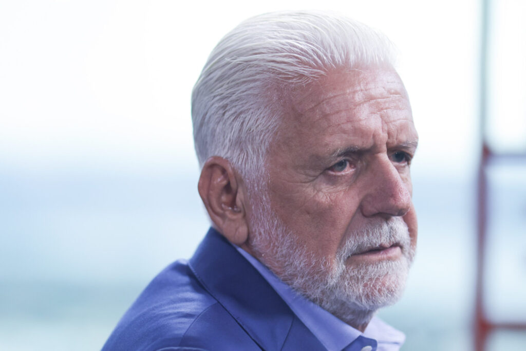 lider-do-governo-pedira-a-alcolumbre-que-paute-pec-dos-militares-antes-da-eleicao