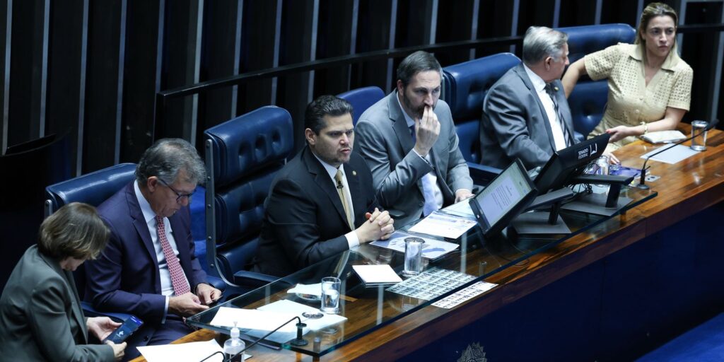 Senado reconhece estágio como experiência profissional senado-reconhece-estagio-como-experiencia-profissional