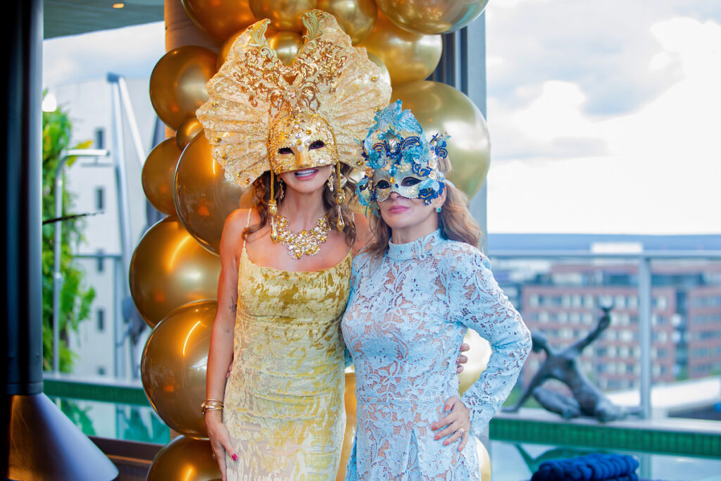 claudia-salomao-e-homenageada-por-silvana-chaves-em-festa-animadissima