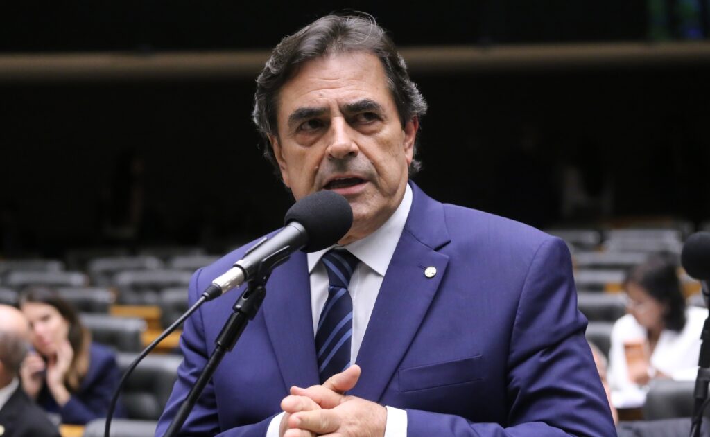 pre-candidato-ao-senado-em-mg,-domingos-savio-pede-impeachments-no-stf