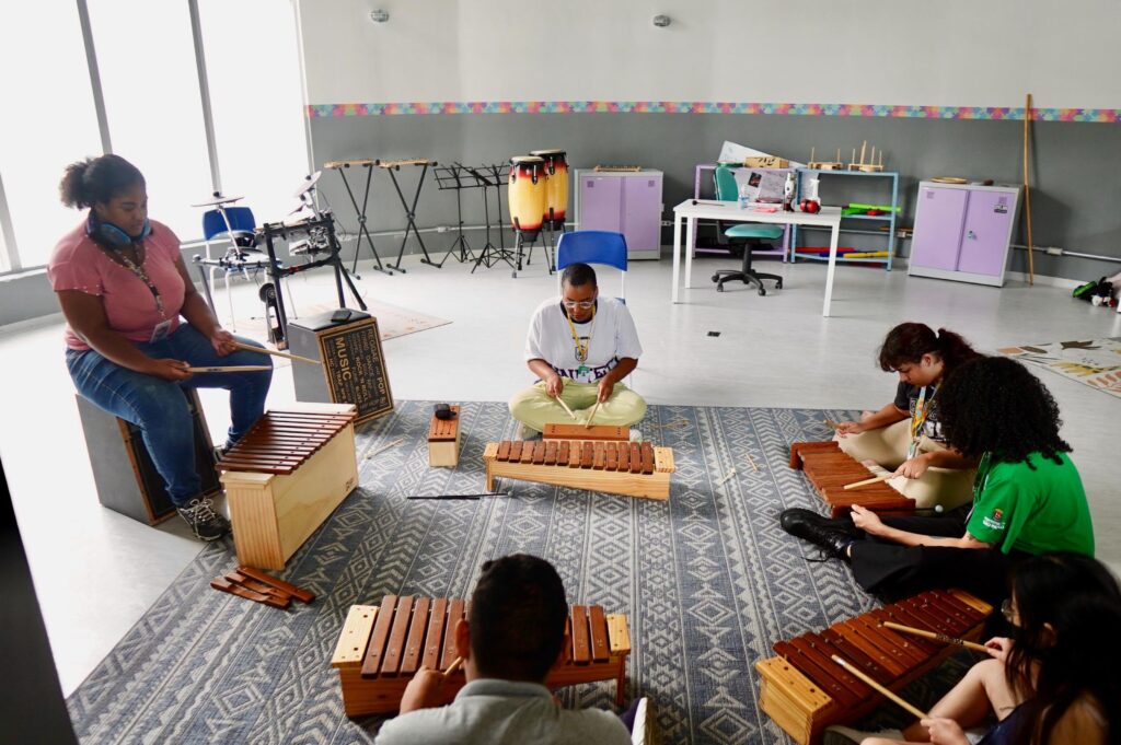 centro-tea-completa-1-ano-ajudando-na-autonomia-de-pessoas-com-autismo