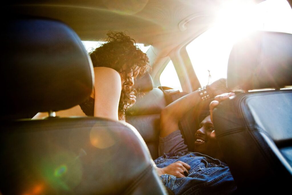 geracao-z:-morar-com-a-familia-pode-estar-afetando-sua-vida-sexual