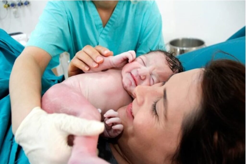 doula:-saiba-o-que-faz-a-profissional-que-da-apoio-total-as-gestantes