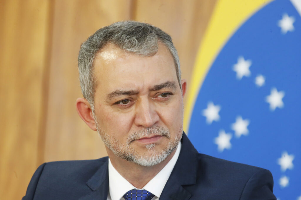 apos-pressao-do-pt,-edegar-pretto-desiste-de-pre-candidatura-no-rs