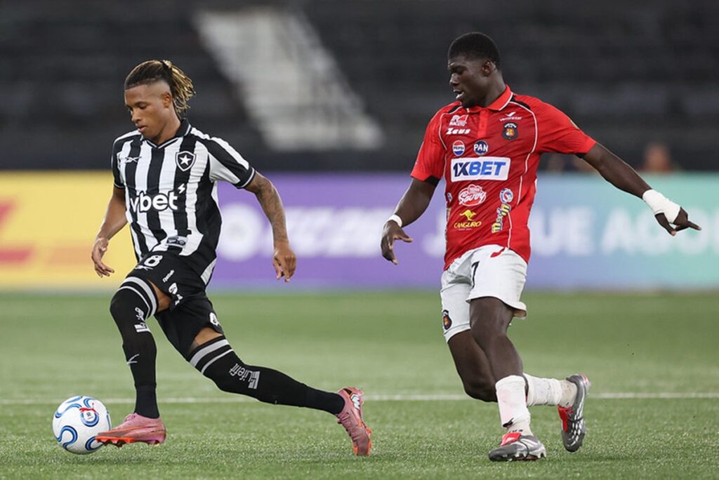 sul-americana:-botafogo-arranca-empate-contra-o-caracas-na-estreia
