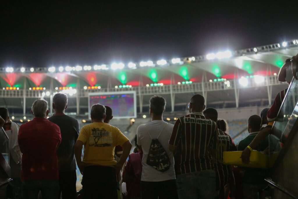 torcida-do-fluminense-critica-o-clube-apos-acatar-pedido-do-flamengo