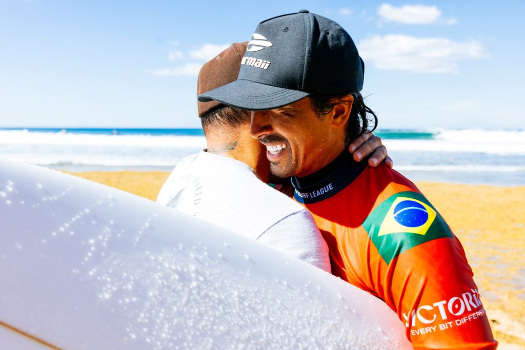 wsl:-miguel-pupo-avanca-a-semifinal-da-1a-etapa-do-mundial-de-surfe