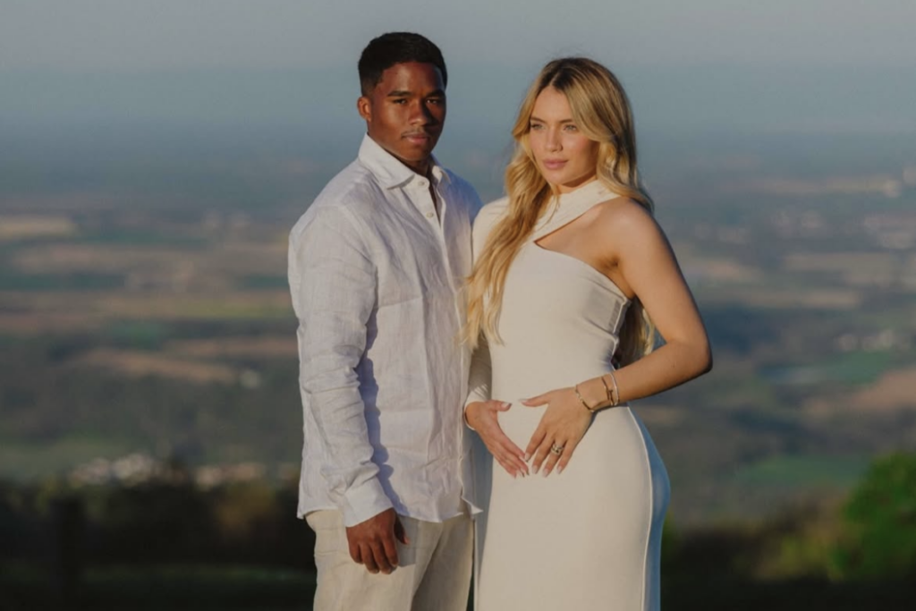 video-e-fotos-do-momento-em-que-endrick-e-gabriely-anunciam-gravidez