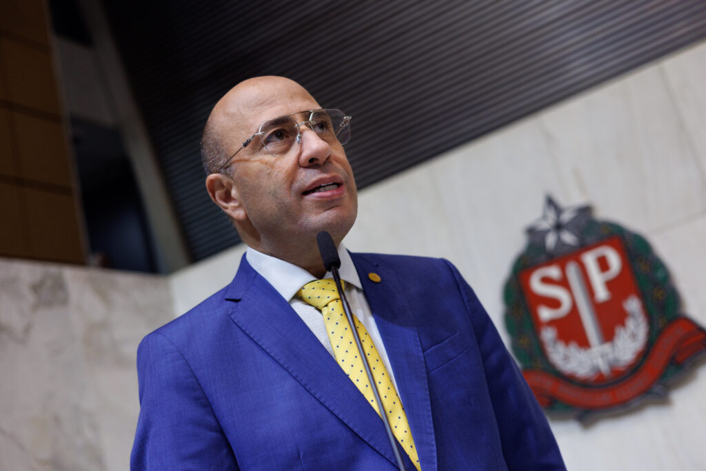 deputado-do-pl-passa-mal-durante-evento-e-e-levado-para-hospital