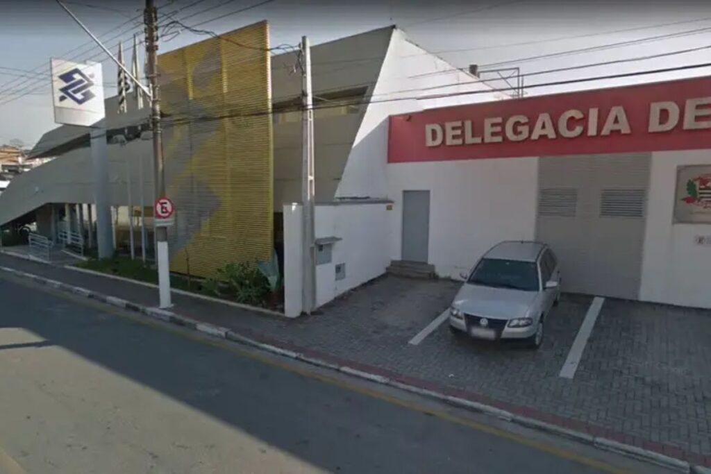 irmaos-invadem-casa-e-espancam-ex-de-um-deles-com-barra-de-ferro