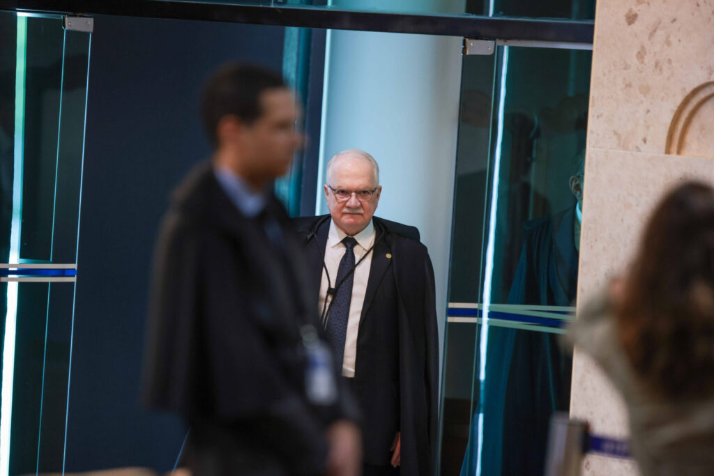 fachin-diz-que-penduricalhos-terao-regras-com-responsabilidade-fiscal