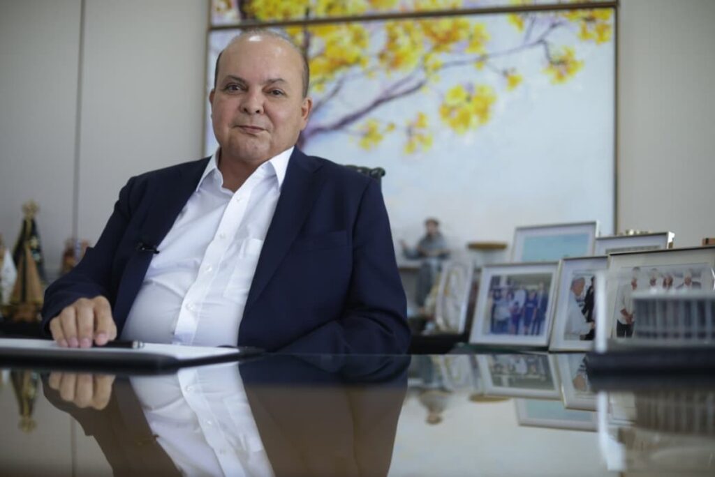 ibaneis-deixa-vela-queimando-em-gabinete-e-celina-espera-para-ocupar